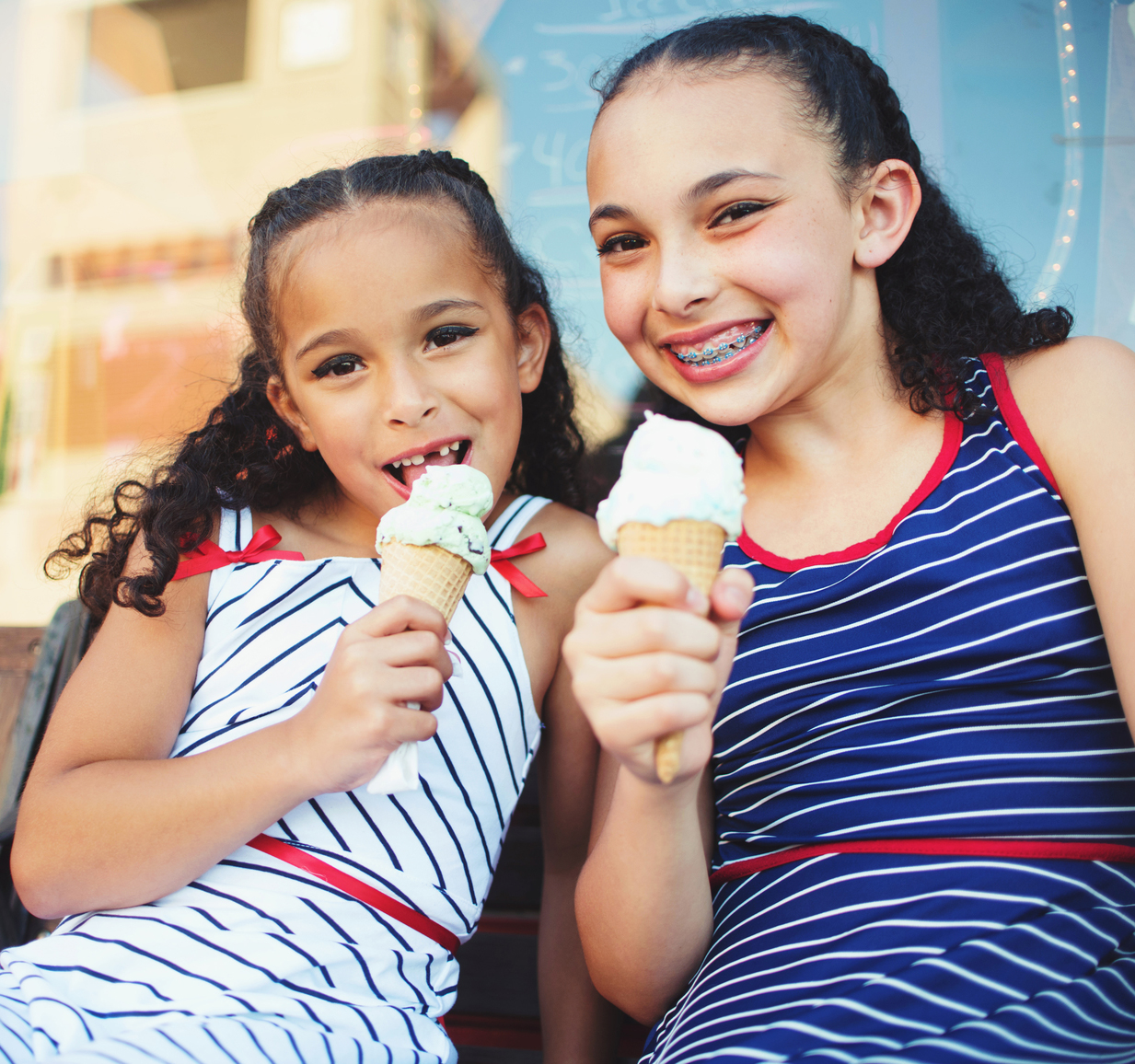 photo-2-girls-ice-cream
