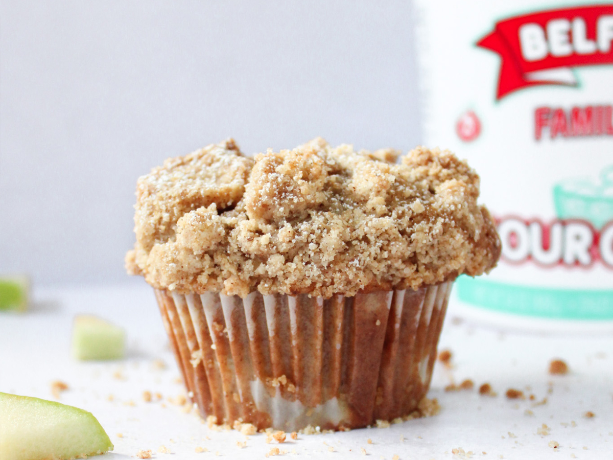 Apple crumb muffins