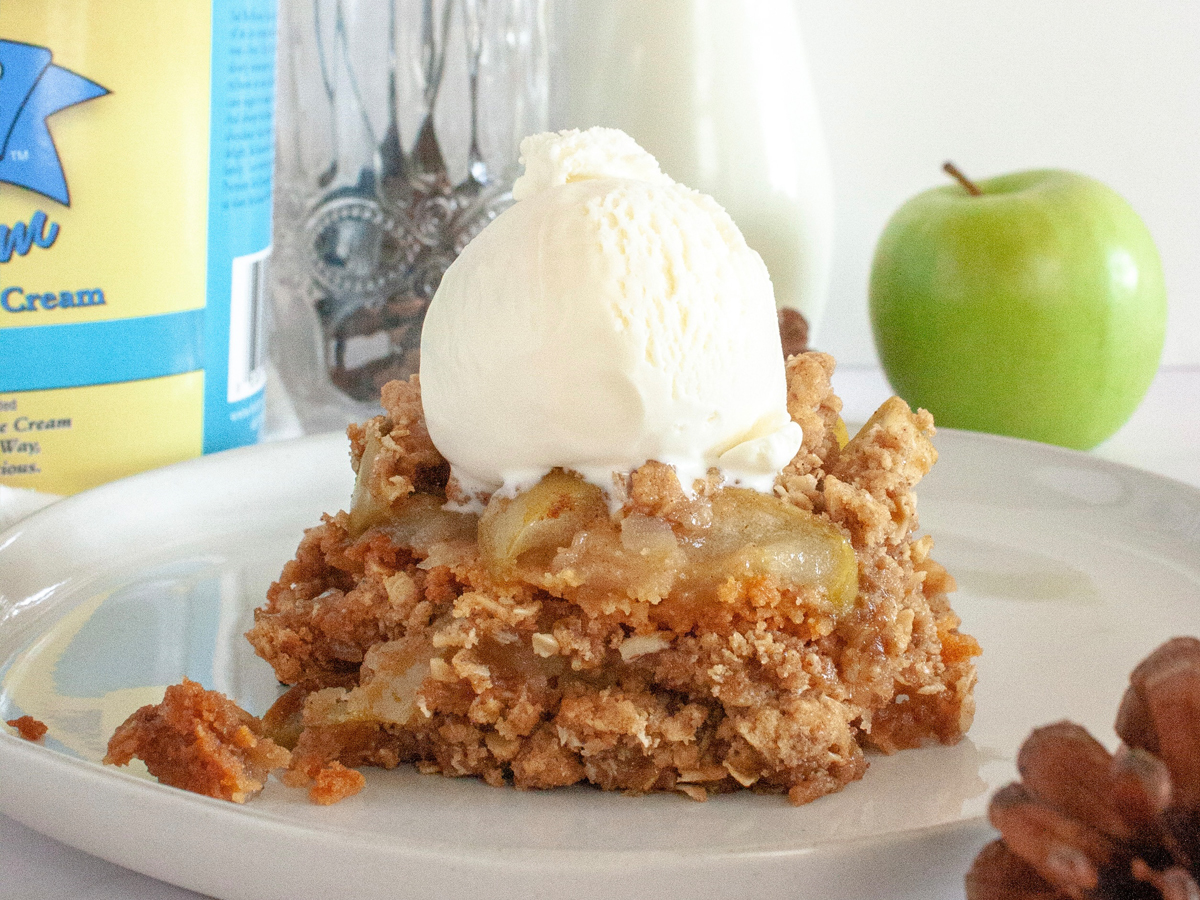 Apple Pie Cobbler Bars