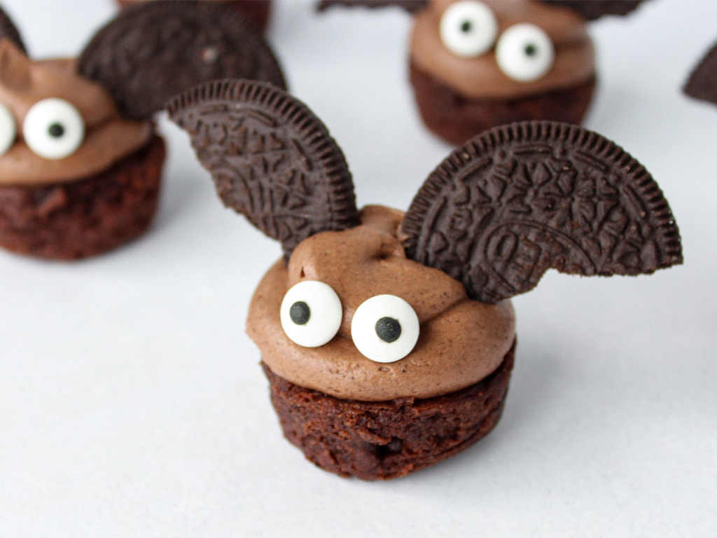 Brownie Bat Bites with Chocolate Frosting