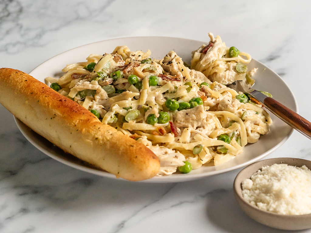 Creamy Chicken Bacon and Pea Pasta